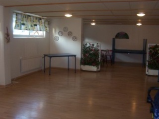 Bild på ett rum med ett fritt golv